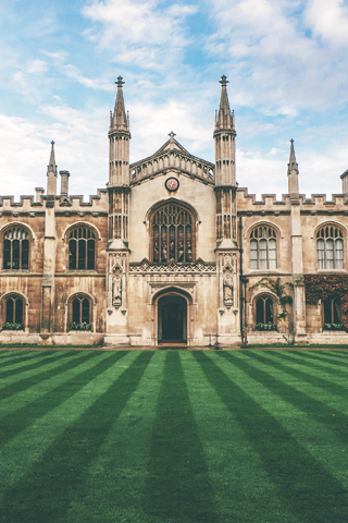 Professional home staging for vacation and short-term rentals - contact Raini & Associates